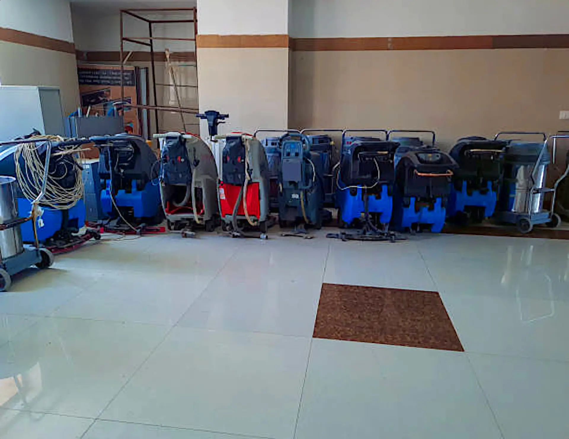 Parc d'équipements de nettoyage professionnels Klinova